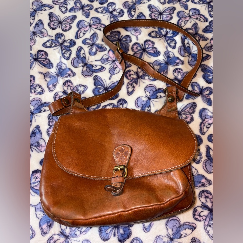Elegant Brown Leather Shoulder Bag